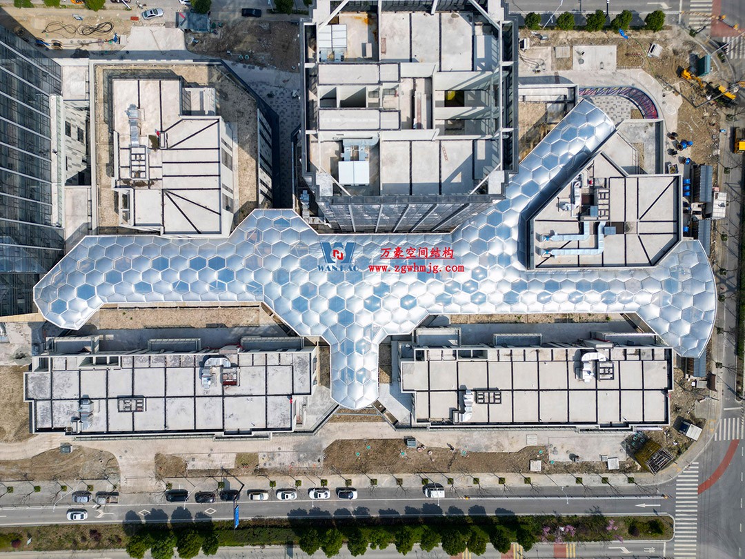已完工，這個ETFE氣枕商業(yè)天幕閃亮登場！