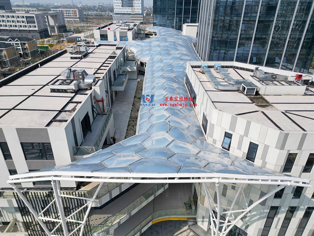 已完工，這個ETFE氣枕商業(yè)天幕閃亮登場！