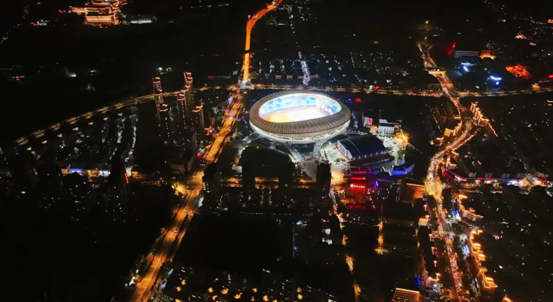 平陽(yáng)體育中心群星演唱會(huì)!超萬(wàn)人圍觀,現(xiàn)場(chǎng)火爆High唱! 平陽(yáng)體育中心群星演唱會(huì)!超萬(wàn)人圍觀,現(xiàn)場(chǎng)火爆High唱!