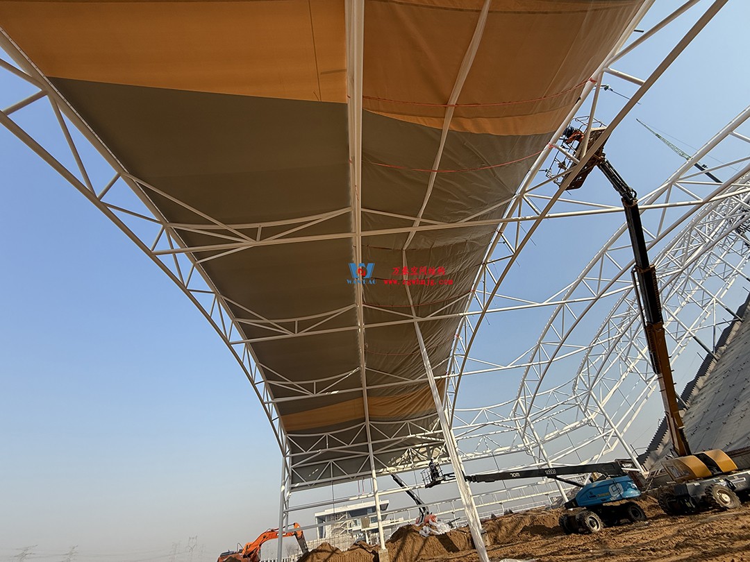 備受青睞的鋼膜結(jié)構(gòu)建筑景觀 備受青睞的鋼膜結(jié)構(gòu)建筑景觀