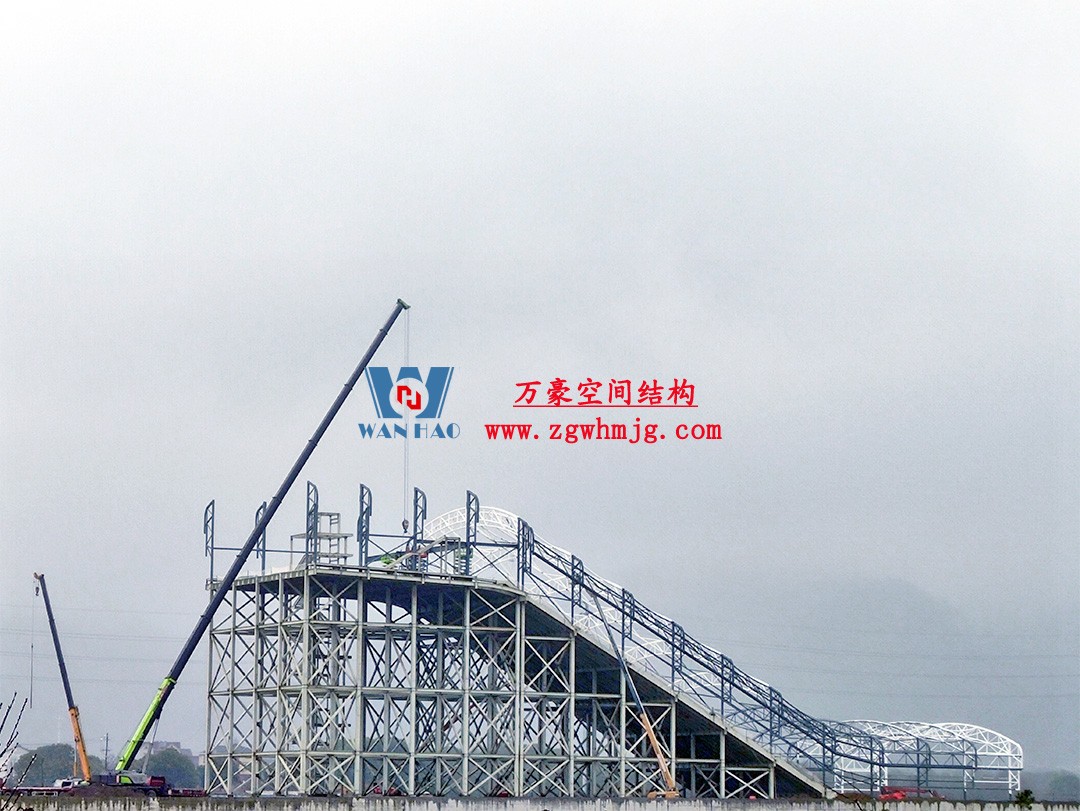 馭風(fēng)逐沙，織就賽道美學(xué)——比亞迪紹興嵊州賽車場干拔沙坡觀景平臺鋼膜結(jié)構(gòu)