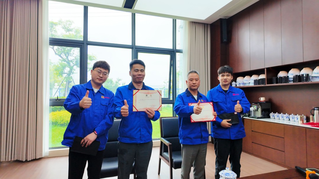 浙江萬豪空間結(jié)構(gòu)集團(tuán)有限公司隆重舉行“匠心傳承·共筑未來”師徒大會(huì)! 浙江萬豪空間結(jié)構(gòu)集團(tuán)有限公司隆重舉行“匠心傳承·共筑未來”師徒大會(huì)!