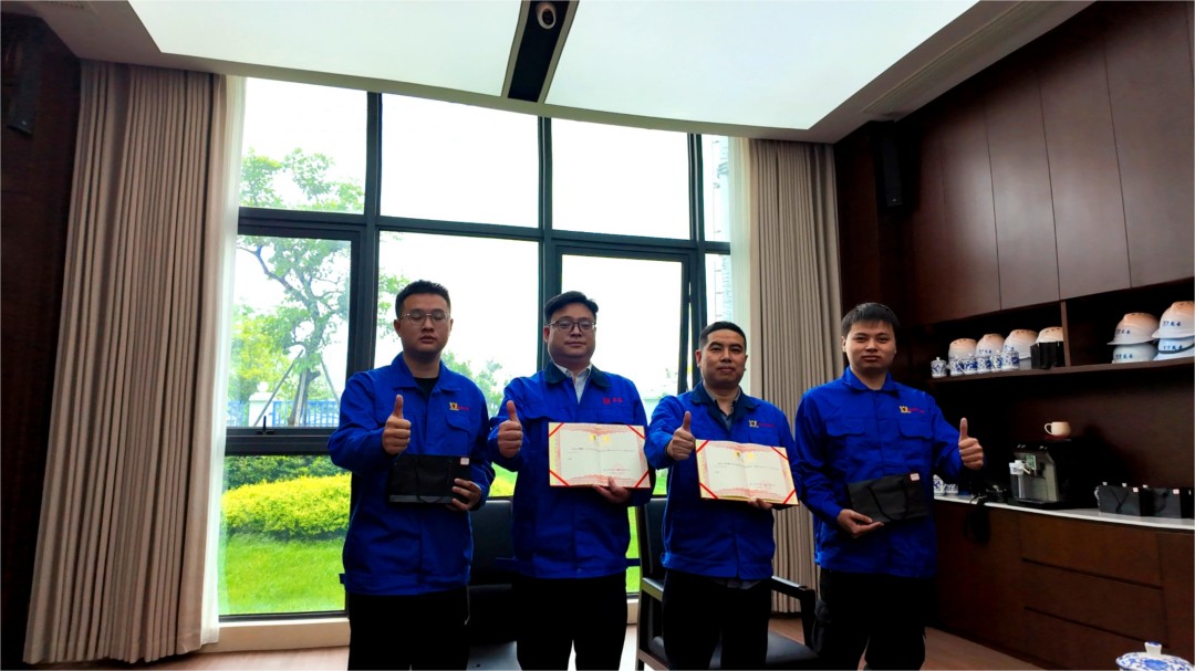 浙江萬豪空間結(jié)構(gòu)集團(tuán)有限公司隆重舉行“匠心傳承·共筑未來”師徒大會(huì)! 浙江萬豪空間結(jié)構(gòu)集團(tuán)有限公司隆重舉行“匠心傳承·共筑未來”師徒大會(huì)!