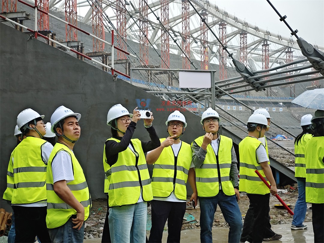 標(biāo)桿引領(lǐng)，智啟未來(lái)——萬(wàn)豪集團(tuán)營(yíng)銷、設(shè)計(jì)與技術(shù)骨干共赴無(wú)錫奧體中心，現(xiàn)場(chǎng)觀摩學(xué)習(xí)解鎖“創(chuàng)新密碼”