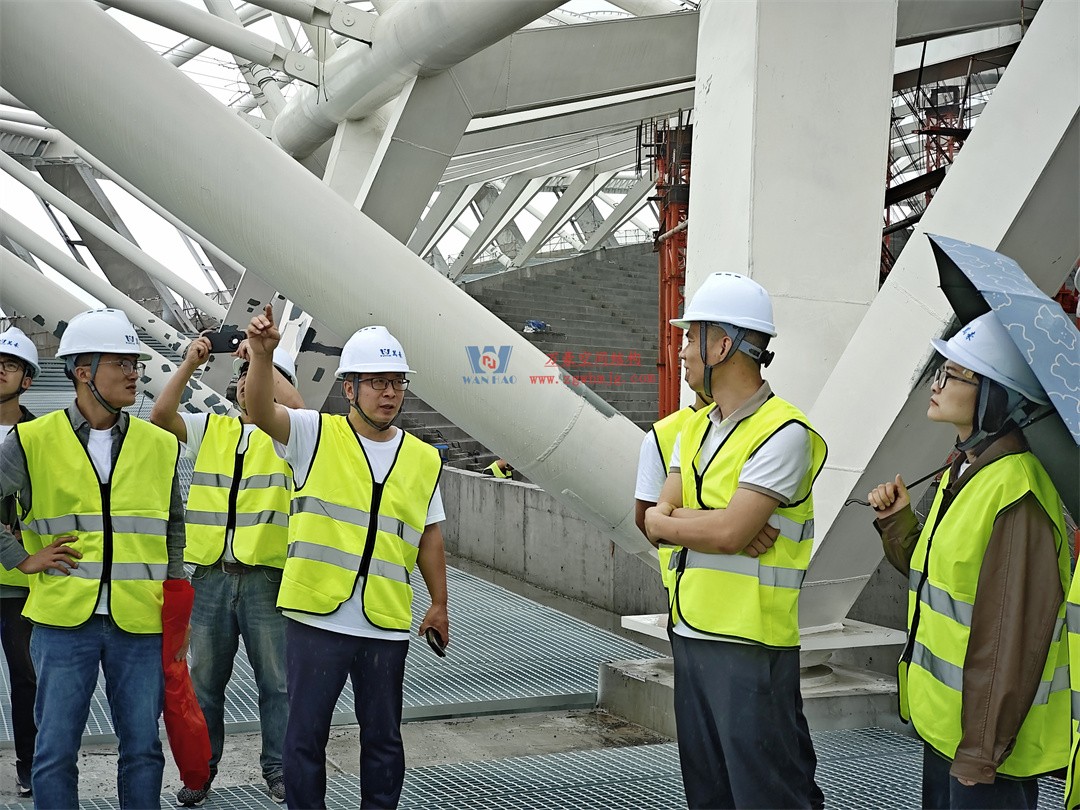 標(biāo)桿引領(lǐng)，智啟未來(lái)——萬(wàn)豪集團(tuán)營(yíng)銷、設(shè)計(jì)與技術(shù)骨干共赴無(wú)錫奧體中心，現(xiàn)場(chǎng)觀摩學(xué)習(xí)解鎖“創(chuàng)新密碼”