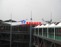 天橋膜結(jié)構(gòu)是什么？膜結(jié)構(gòu)天橋有哪些特征特點(diǎn)？