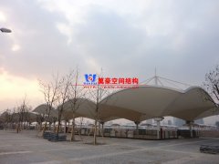 膜結(jié)構(gòu)膜面怎么二次張拉？張拉膜膜面二次張拉的方法是什么？