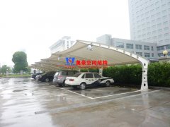 膜結(jié)構(gòu)車(chē)棚膜材熱合工藝是怎樣的？需要注意哪些事項(xiàng)？