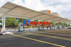 充電樁膜結(jié)構(gòu)車棚有什么特點？為何如此受歡迎？